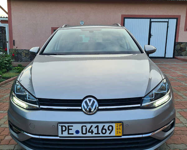 Серый Фольксваген Гольф, объемом двигателя 1.6 л и пробегом 220 тыс. км за 13600 $, фото 4 на Automoto.ua