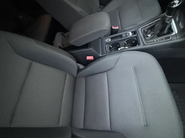 Серый Фольксваген Гольф, объемом двигателя 1.6 л и пробегом 280 тыс. км за 12200 $, фото 6 на Automoto.ua