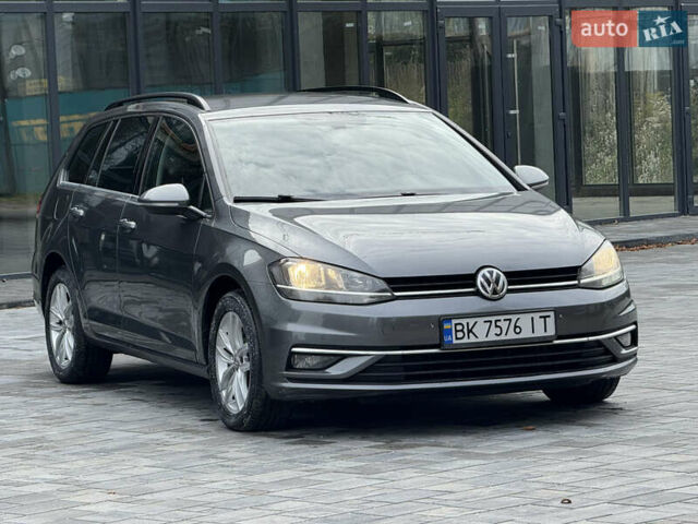 Серый Фольксваген Гольф, объемом двигателя 1.6 л и пробегом 253 тыс. км за 13300 $, фото 21 на Automoto.ua