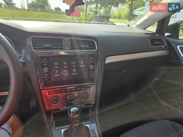 Серый Фольксваген Гольф, объемом двигателя 1.6 л и пробегом 238 тыс. км за 11200 $, фото 24 на Automoto.ua