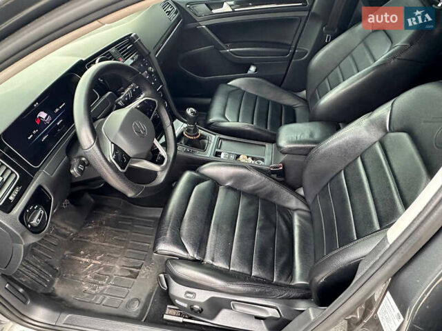 Серый Фольксваген Гольф, объемом двигателя 1.97 л и пробегом 284 тыс. км за 13500 $, фото 20 на Automoto.ua