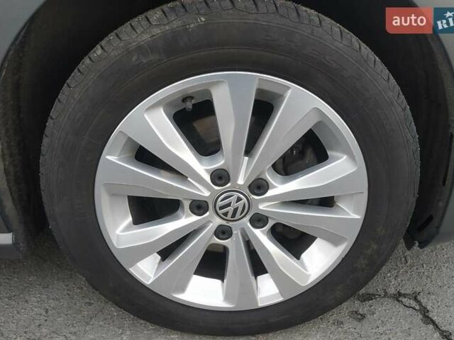 Серый Фольксваген Гольф, объемом двигателя 1.6 л и пробегом 290 тыс. км за 11699 $, фото 27 на Automoto.ua