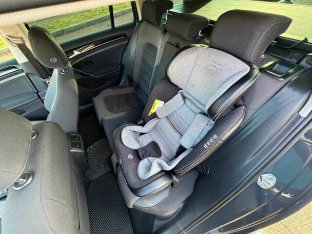 Серый Фольксваген Гольф, объемом двигателя 2 л и пробегом 330 тыс. км за 15300 $, фото 11 на Automoto.ua