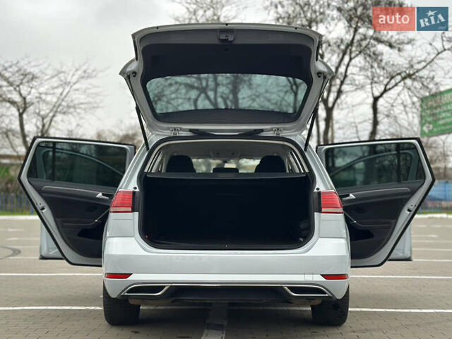 Серый Фольксваген Гольф, объемом двигателя 1.8 л и пробегом 100 тыс. км за 12700 $, фото 27 на Automoto.ua