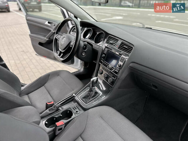 Серый Фольксваген Гольф, объемом двигателя 1.8 л и пробегом 100 тыс. км за 12700 $, фото 49 на Automoto.ua