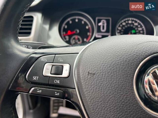 Серый Фольксваген Гольф, объемом двигателя 1.8 л и пробегом 105 тыс. км за 12700 $, фото 13 на Automoto.ua