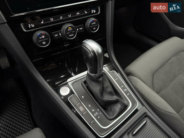 Серый Фольксваген Гольф, объемом двигателя 1.97 л и пробегом 328 тыс. км за 15600 $, фото 32 на Automoto.ua