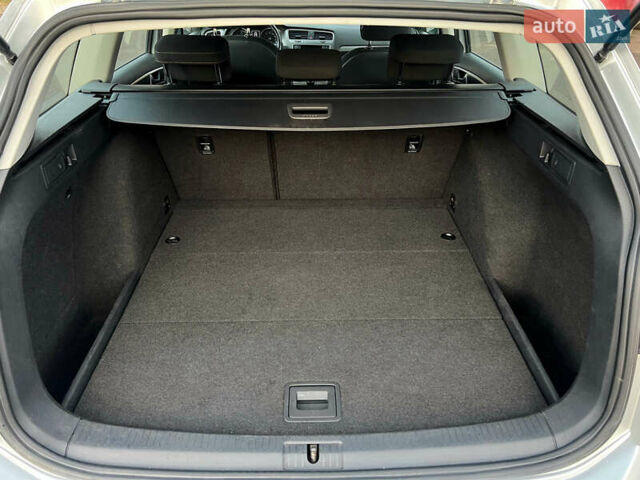 Серый Фольксваген Гольф, объемом двигателя 1.6 л и пробегом 239 тыс. км за 10900 $, фото 8 на Automoto.ua