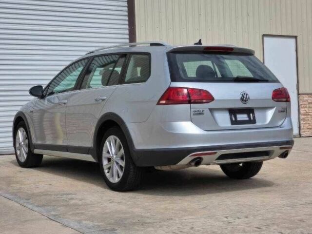 Сірий Фольксваген Гольф, об'ємом двигуна 1.8 л та пробігом 100 тис. км за 7500 $, фото 4 на Automoto.ua