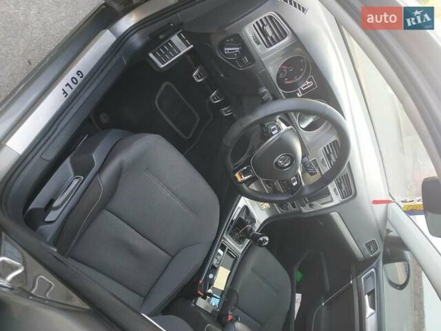 Серый Фольксваген Гольф, объемом двигателя 1.6 л и пробегом 290 тыс. км за 11699 $, фото 14 на Automoto.ua