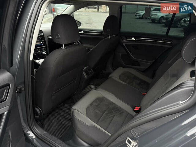 Серый Фольксваген Гольф, объемом двигателя 1.97 л и пробегом 328 тыс. км за 15600 $, фото 38 на Automoto.ua