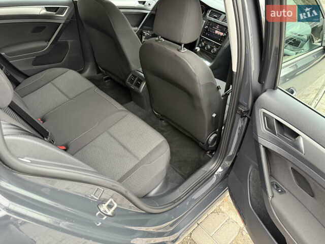 Сірий Фольксваген Гольф, об'ємом двигуна 1.6 л та пробігом 239 тис. км за 12000 $, фото 16 на Automoto.ua