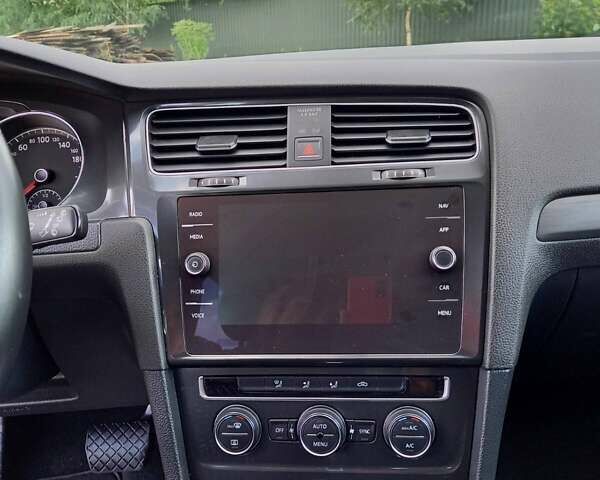 Серый Фольксваген Гольф, объемом двигателя 1.97 л и пробегом 214 тыс. км за 14500 $, фото 3 на Automoto.ua