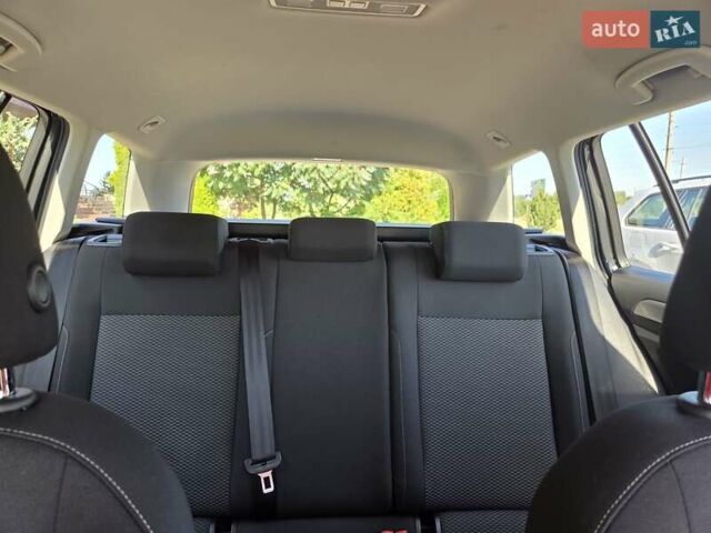 Серый Фольксваген Гольф, объемом двигателя 1.6 л и пробегом 238 тыс. км за 11200 $, фото 30 на Automoto.ua