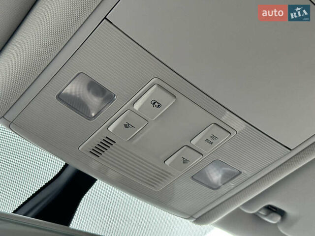 Серый Фольксваген Гольф, объемом двигателя 1.8 л и пробегом 100 тыс. км за 12700 $, фото 75 на Automoto.ua