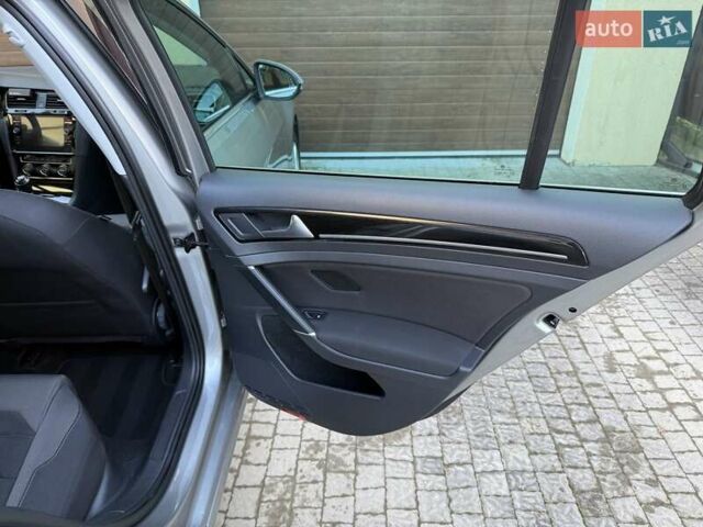 Сірий Фольксваген Гольф, об'ємом двигуна 1.6 л та пробігом 286 тис. км за 15000 $, фото 25 на Automoto.ua