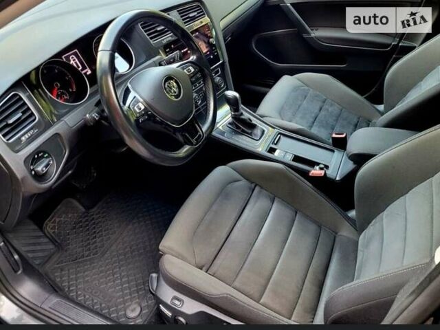 Серый Фольксваген Гольф, объемом двигателя 1.6 л и пробегом 368 тыс. км за 14300 $, фото 16 на Automoto.ua