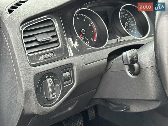 Серый Фольксваген Гольф, объемом двигателя 1.8 л и пробегом 100 тыс. км за 12700 $, фото 58 на Automoto.ua