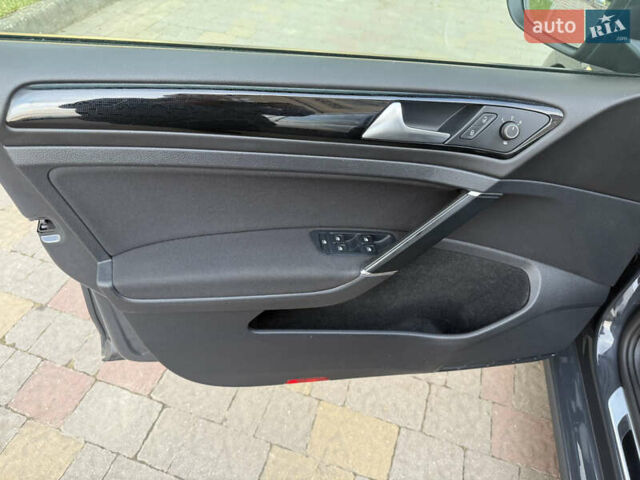 Серый Фольксваген Гольф, объемом двигателя 1.6 л и пробегом 221 тыс. км за 13950 $, фото 37 на Automoto.ua