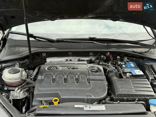 Серый Фольксваген Гольф, объемом двигателя 1.6 л и пробегом 253 тыс. км за 12700 $, фото 45 на Automoto.ua