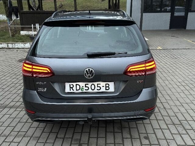 Серый Фольксваген Гольф, объемом двигателя 1.6 л и пробегом 210 тыс. км за 14500 $, фото 5 на Automoto.ua