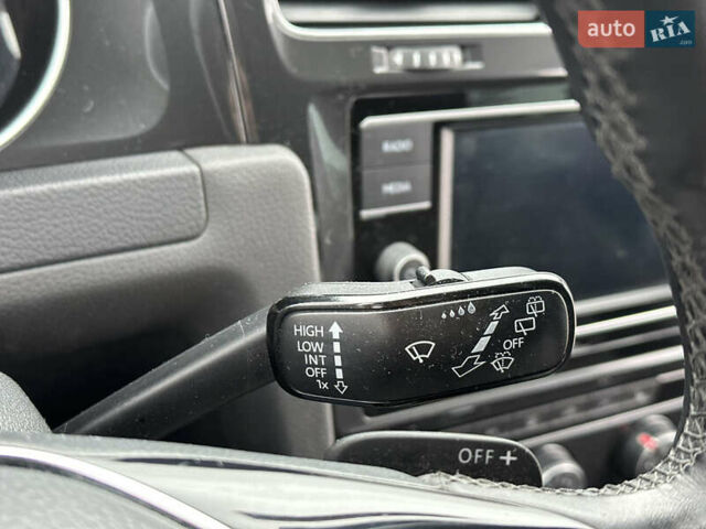 Серый Фольксваген Гольф, объемом двигателя 1.8 л и пробегом 100 тыс. км за 12700 $, фото 66 на Automoto.ua