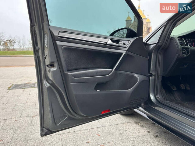 Серый Фольксваген Гольф, объемом двигателя 1.97 л и пробегом 250 тыс. км за 15800 $, фото 24 на Automoto.ua