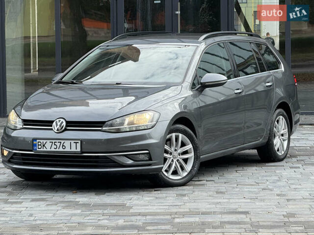 Серый Фольксваген Гольф, объемом двигателя 1.6 л и пробегом 253 тыс. км за 12700 $, фото 31 на Automoto.ua