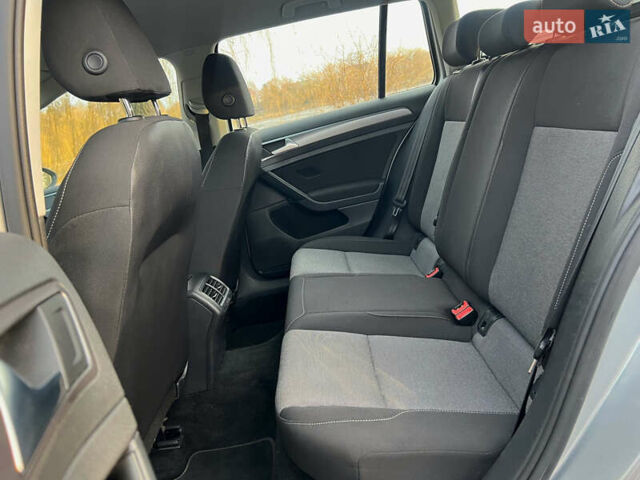 Серый Фольксваген Гольф, объемом двигателя 1.6 л и пробегом 239 тыс. км за 10900 $, фото 25 на Automoto.ua