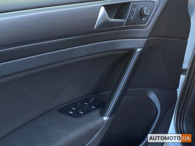 Серый Фольксваген Гольф, объемом двигателя 1.6 л и пробегом 223 тыс. км за 15600 $, фото 7 на Automoto.ua