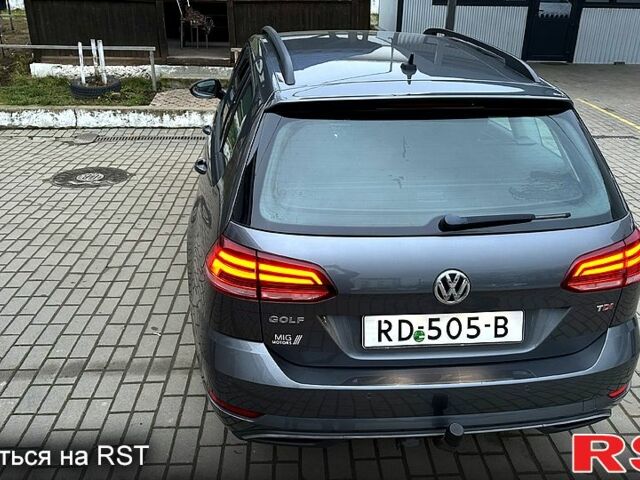 Серый Фольксваген Гольф, объемом двигателя 1.6 л и пробегом 210 тыс. км за 14500 $, фото 5 на Automoto.ua