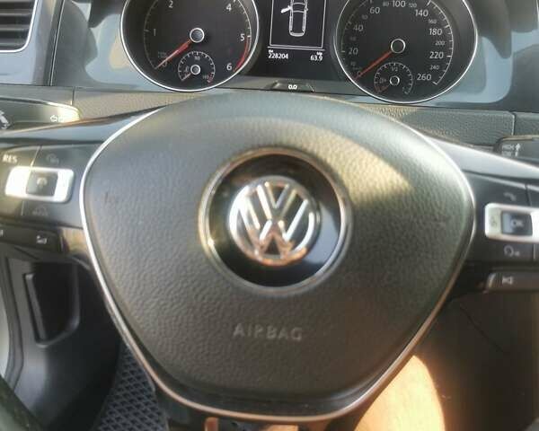 Серый Фольксваген Гольф, объемом двигателя 1.6 л и пробегом 228 тыс. км за 14300 $, фото 7 на Automoto.ua