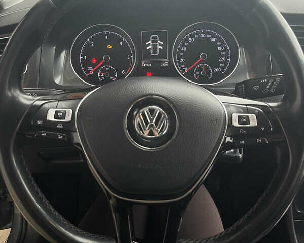 Серый Фольксваген Гольф, объемом двигателя 1.6 л и пробегом 241 тыс. км за 12400 $, фото 12 на Automoto.ua