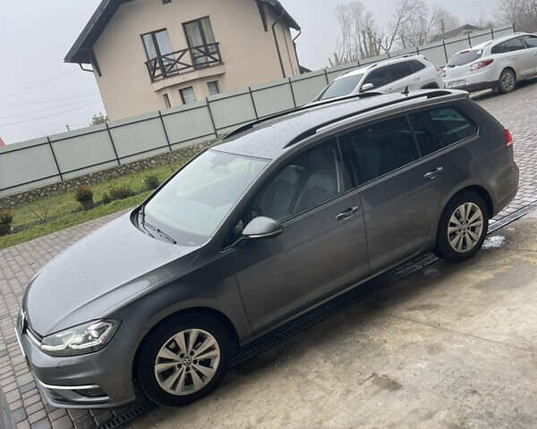 Серый Фольксваген Гольф, объемом двигателя 1.6 л и пробегом 241 тыс. км за 12400 $, фото 3 на Automoto.ua