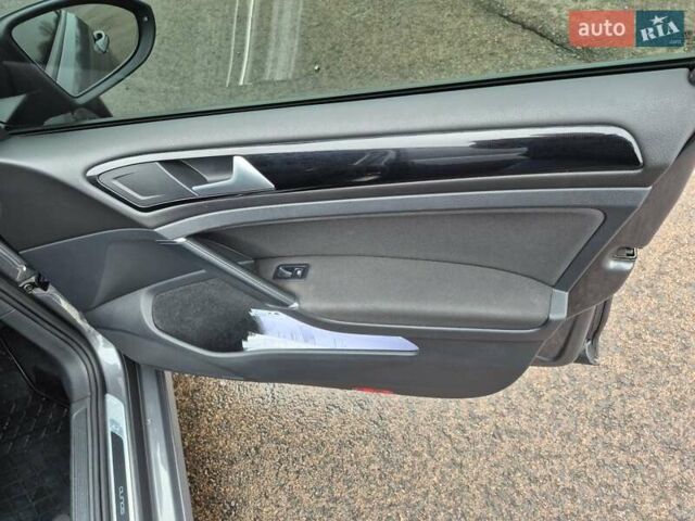 Серый Фольксваген Гольф, объемом двигателя 1.97 л и пробегом 300 тыс. км за 11000 $, фото 9 на Automoto.ua