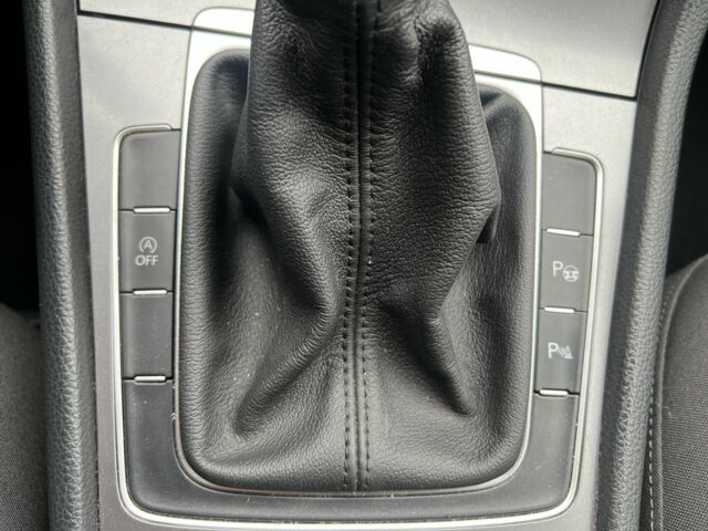 Сірий Фольксваген Гольф, об'ємом двигуна 1.6 л та пробігом 237 тис. км за 10900 $, фото 18 на Automoto.ua