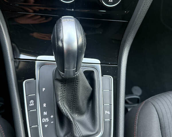 Серый Фольксваген Гольф, объемом двигателя 1.6 л и пробегом 221 тыс. км за 13950 $, фото 25 на Automoto.ua