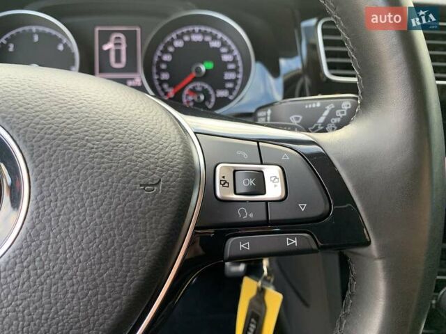 Серый Фольксваген Гольф, объемом двигателя 2 л и пробегом 237 тыс. км за 17999 $, фото 15 на Automoto.ua