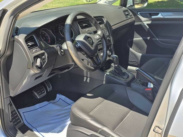 Серый Фольксваген Гольф, объемом двигателя 1.8 л и пробегом 52 тыс. км за 8800 $, фото 6 на Automoto.ua