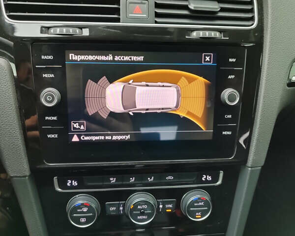 Серый Фольксваген Гольф, объемом двигателя 1.6 л и пробегом 299 тыс. км за 13000 $, фото 16 на Automoto.ua