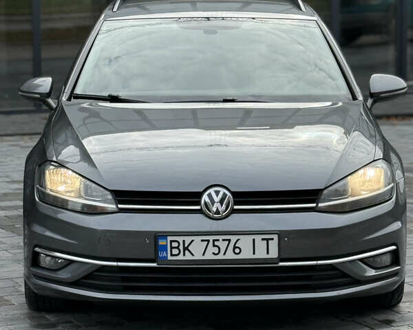 Серый Фольксваген Гольф, объемом двигателя 1.6 л и пробегом 253 тыс. км за 13300 $, фото 23 на Automoto.ua
