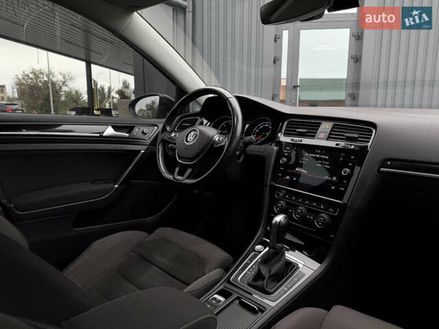 Серый Фольксваген Гольф, объемом двигателя 1.97 л и пробегом 328 тыс. км за 15600 $, фото 45 на Automoto.ua