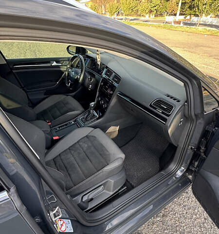 Серый Фольксваген Гольф, объемом двигателя 1.6 л и пробегом 299 тыс. км за 13000 $, фото 23 на Automoto.ua