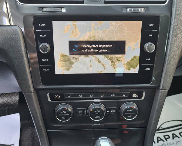 Серый Фольксваген Гольф, объемом двигателя 1.6 л и пробегом 220 тыс. км за 13600 $, фото 5 на Automoto.ua