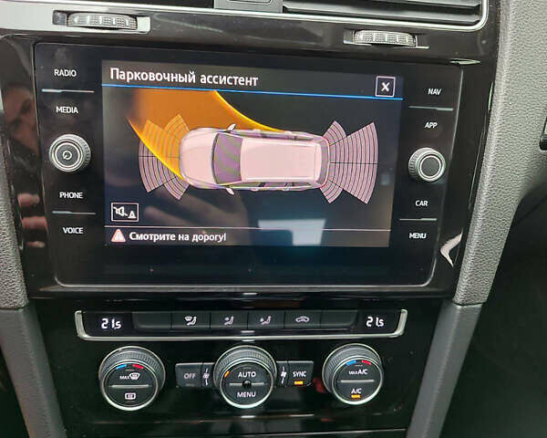 Серый Фольксваген Гольф, объемом двигателя 1.6 л и пробегом 299 тыс. км за 13000 $, фото 17 на Automoto.ua