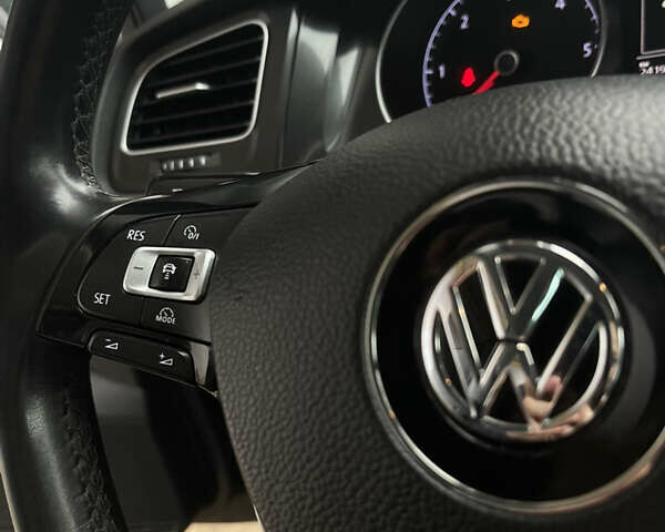 Серый Фольксваген Гольф, объемом двигателя 1.6 л и пробегом 241 тыс. км за 12400 $, фото 17 на Automoto.ua