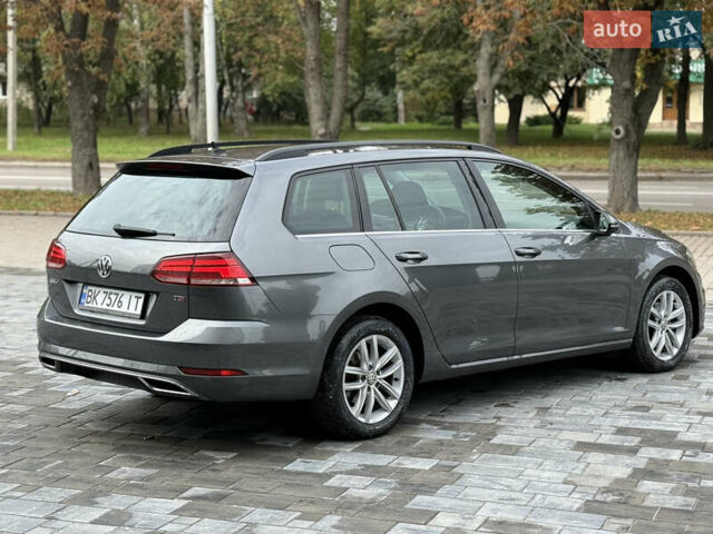 Серый Фольксваген Гольф, объемом двигателя 1.6 л и пробегом 253 тыс. км за 12700 $, фото 17 на Automoto.ua