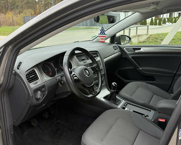 Серый Фольксваген Гольф, объемом двигателя 1.6 л и пробегом 262 тыс. км за 11000 $, фото 25 на Automoto.ua