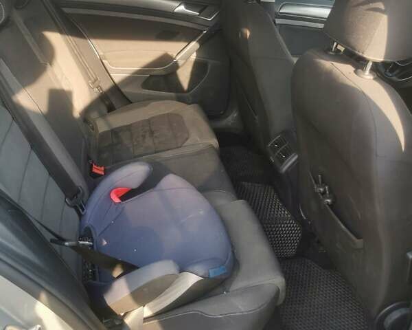 Серый Фольксваген Гольф, объемом двигателя 1.6 л и пробегом 228 тыс. км за 14300 $, фото 6 на Automoto.ua