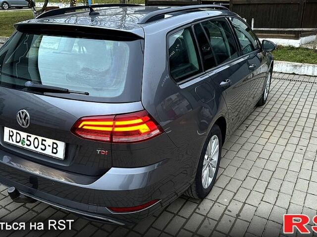 Серый Фольксваген Гольф, объемом двигателя 1.6 л и пробегом 210 тыс. км за 14500 $, фото 4 на Automoto.ua